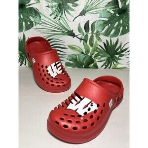 Rare Wisconsin Badgers Crocs Official Men’s Large Size 11/12